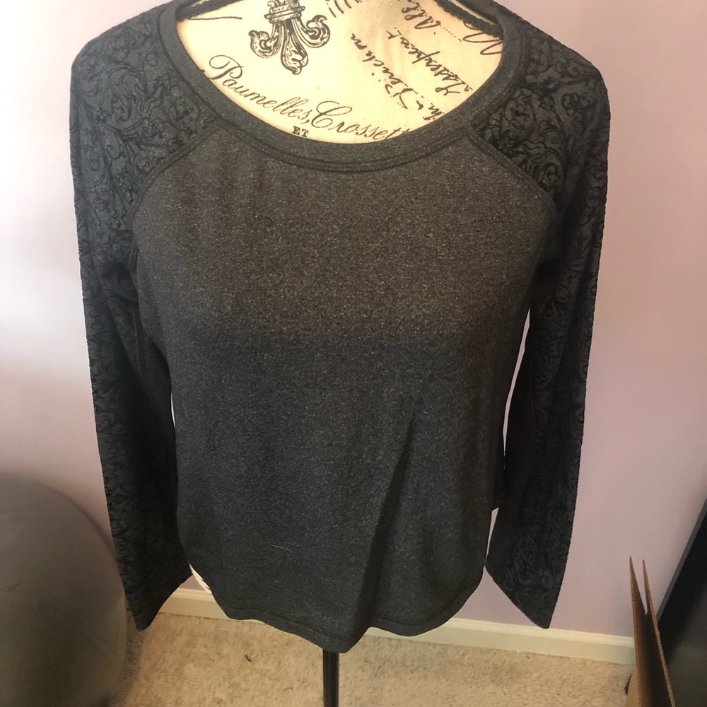 Calia ladies size medium long sleeve black and grey shirt like new - Picture 5 of 10